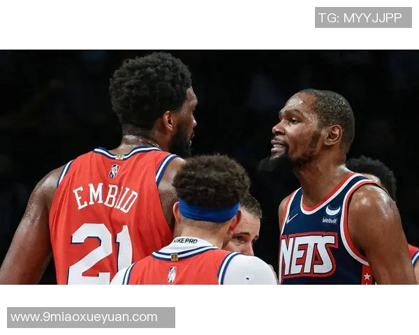 弗赖堡与门兴激战正酣精彩对决引发球迷热议与期待