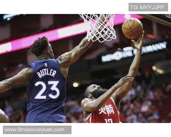 森林狼与火箭激战正酣双方争夺季后赛席位的关键对决即将上演