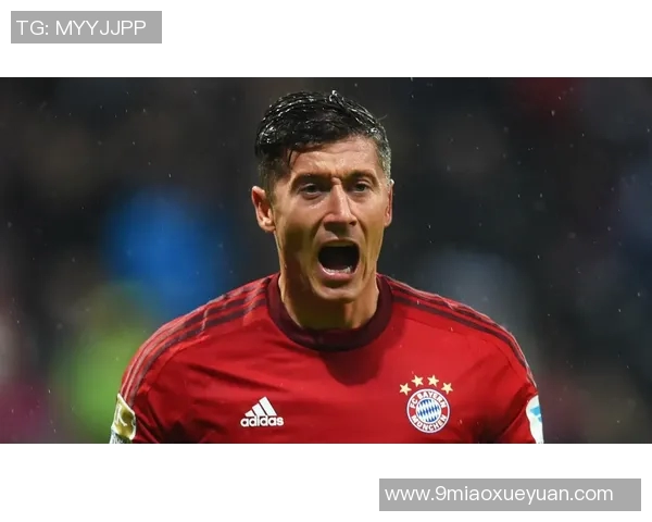 莱万欧冠表现惊艳10场打入12球射手榜领跑金靴稳了