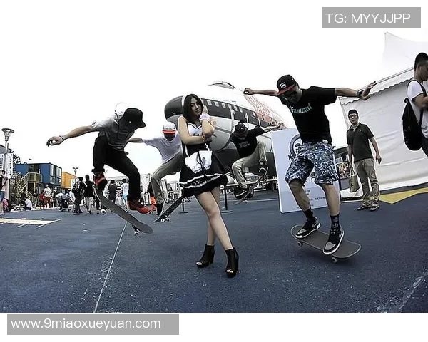 重庆飞盘队在极限运动嘉年华中的默契配合与精彩表现分析 重庆飞盘队在极限运动嘉年华中的默契配合与精彩表现分析