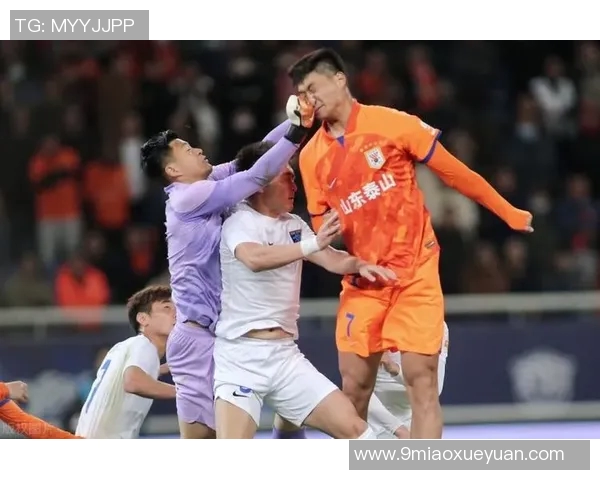 鲁能与建业激战正酣直播盛况尽在眼前精彩不断不容错过