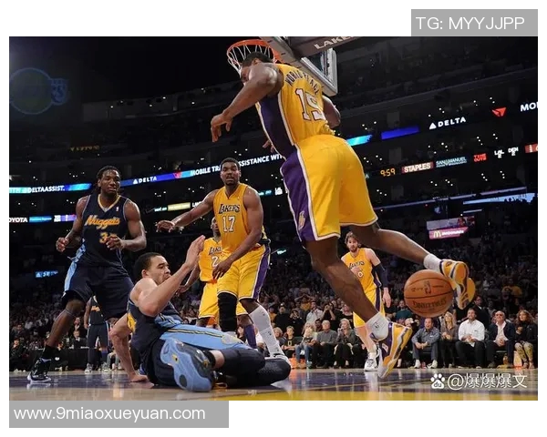 07年火箭与湖人对决的经典时刻与传奇球员的精彩表现回顾