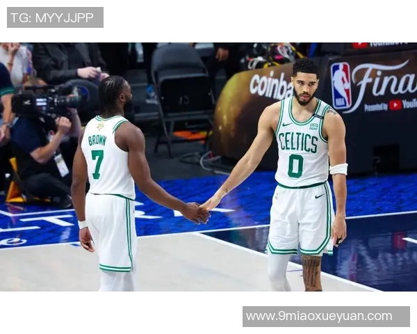 凯尔特人与骑士的精彩对决图解分析与赛场亮点回顾